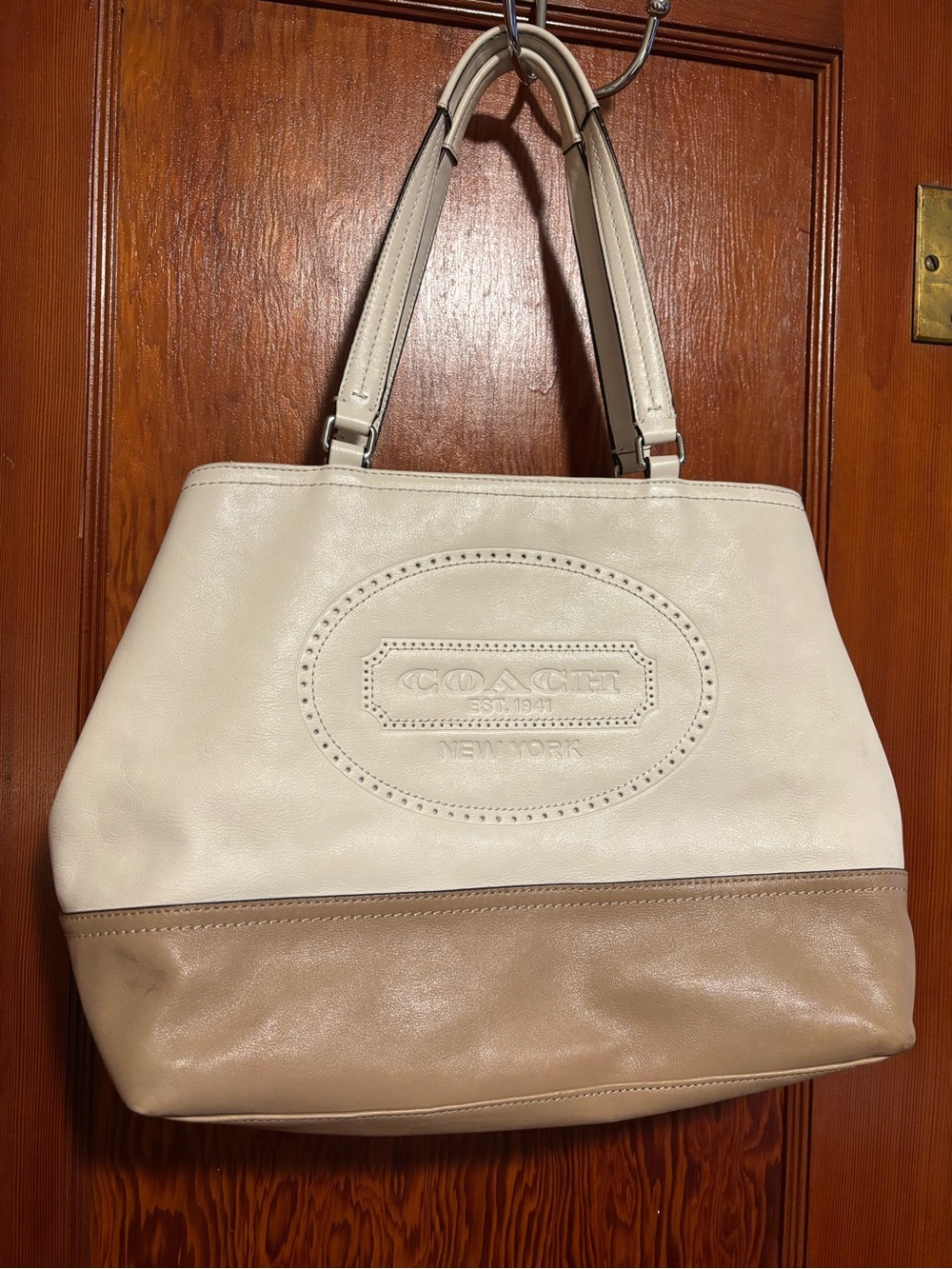 COACH Hampton Weekend White and Tan Leather Tote Bag